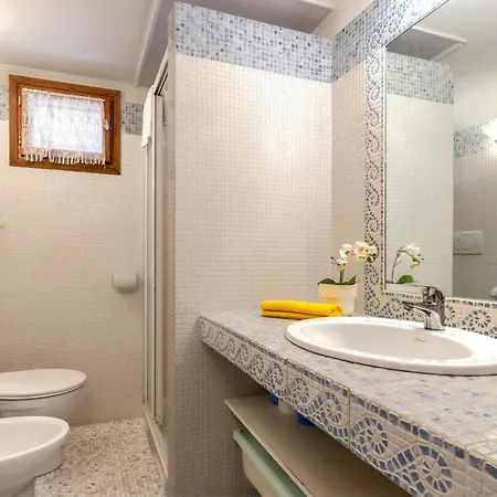 Little Gem Apartment *